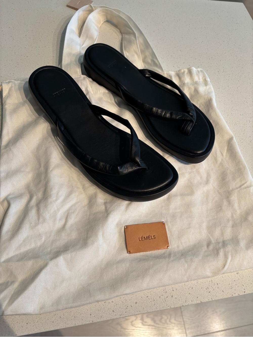 Léméls Black Leather Flip Flop Sandals